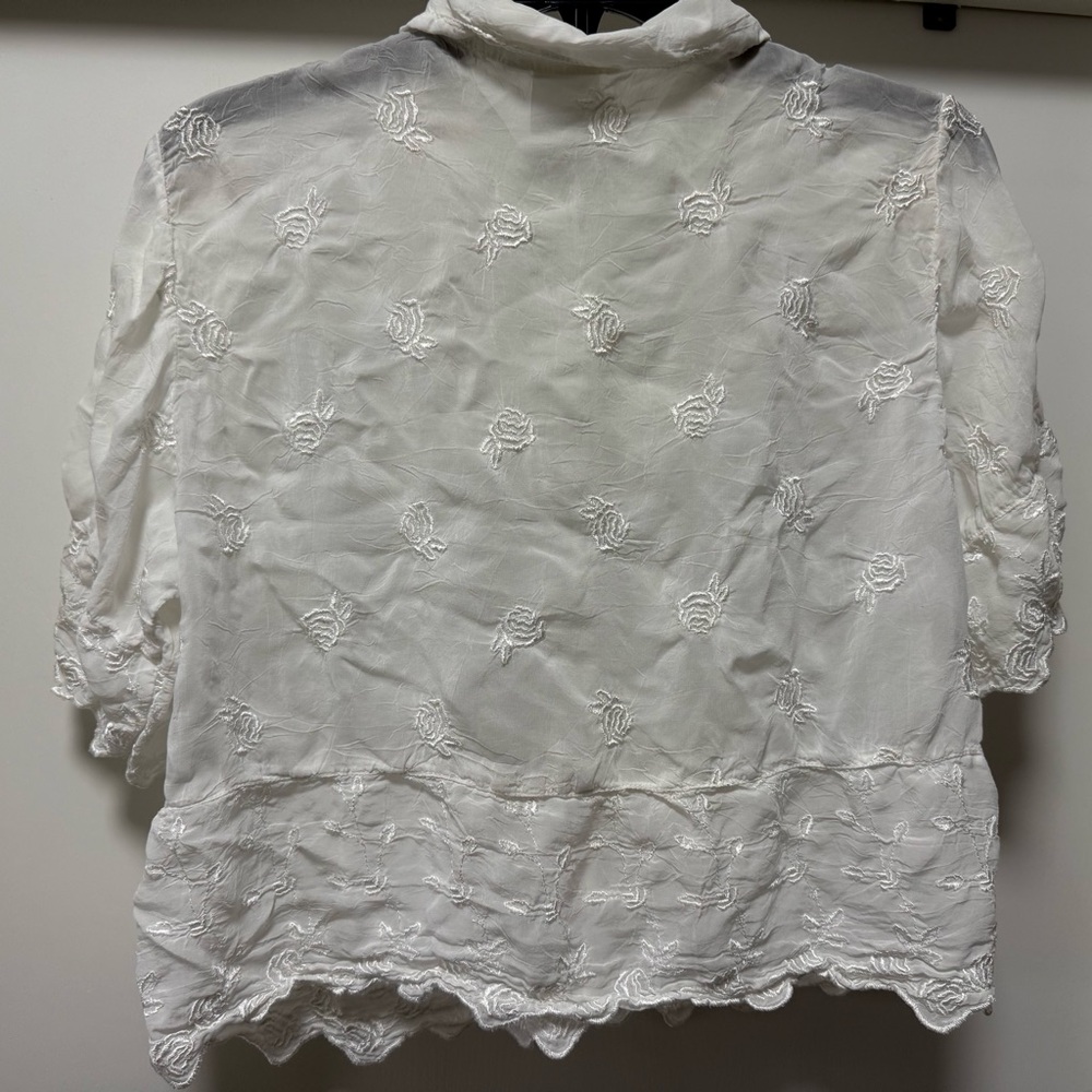 Johnny Was Embroidered Elegant White Lace Button-Up Blouse size Medium - Picture 2 of 4